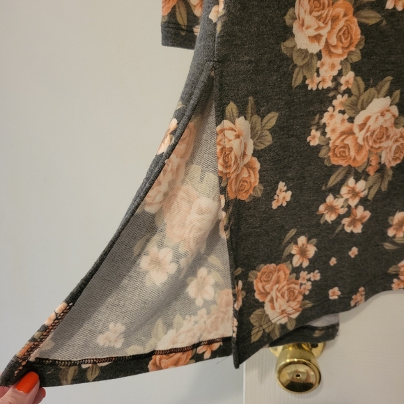 Sew In Love NWOT Floral Cardigan Large - Picture 6 of 10